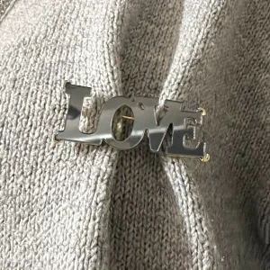 Broche Love Melle d