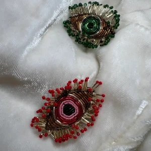 Broche Eyes