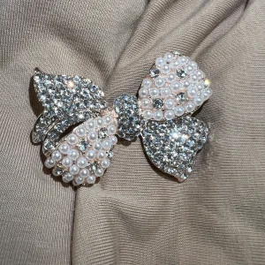 Broche Ilona