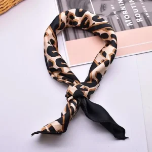 Foulard Léopard Élégant