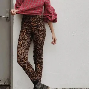 Jean Léopard Femme