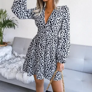 Robe Motif Léopard Décolleté Blanche